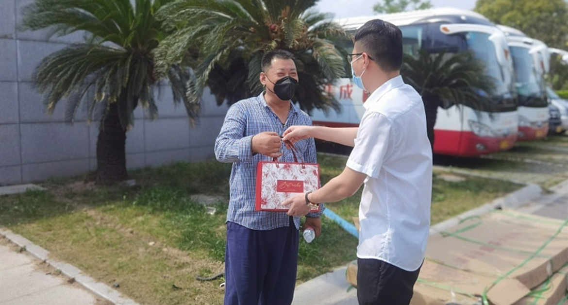 疫情之下(xià)，他(tā)們是(shì)幕後英雄