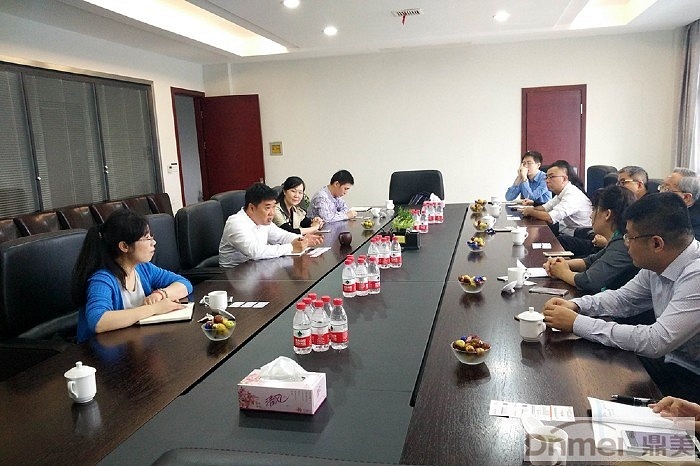 中國(guó)互聯網協會(huì)高(gāo)新民(mín)副理(lǐ)事(shì)長(cháng)一(yī)行(xíng)赴浙江鼎美智裝股份有限公司調研